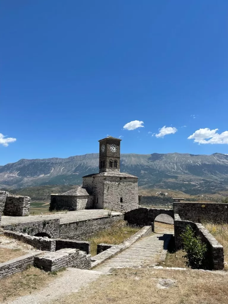 Gjirokastra: Qyteti i gurtë me elementë ekoturizmi