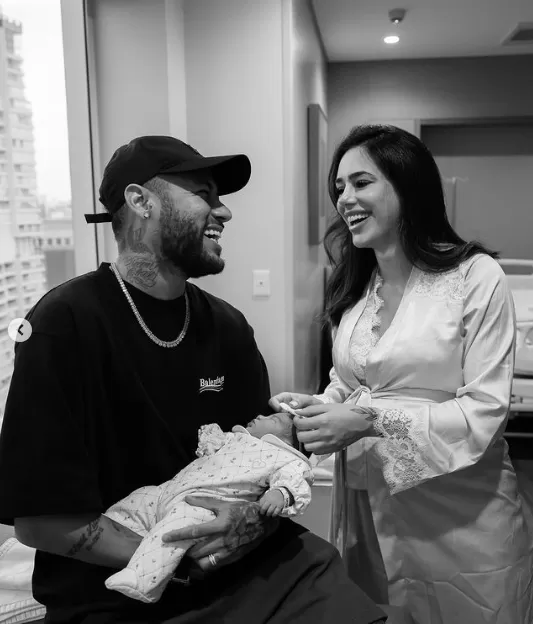 Neymar dhe Bruna Biancardi bëhen prindër