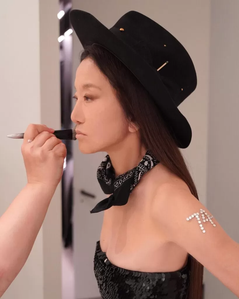 Vera Wang nuk njeh “plakjen“/ 74-vjeçarja shokon fansat me pamjen e saj