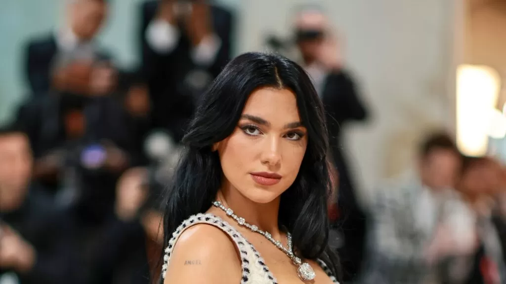 A po bëhet Dua Lipa “miliardere” pas veprimit të fundit?