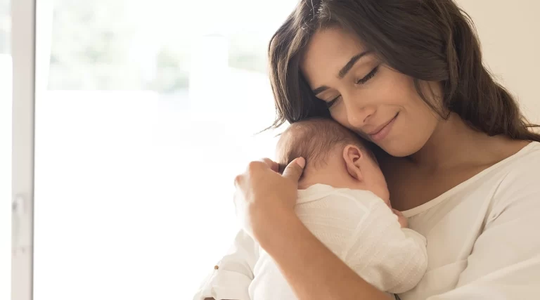 Nga qirinjtë tek byzylykët/ Ja disa dhurata për mamatë e reja
