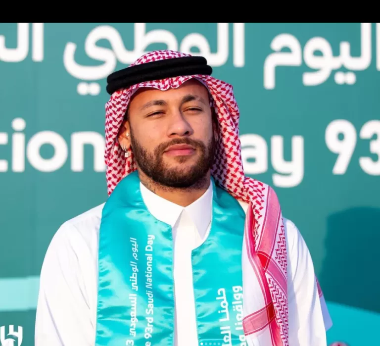 Ylli i futbollit brazilian ndryshon pamje/ Çfarë po ndodh me Neymar?