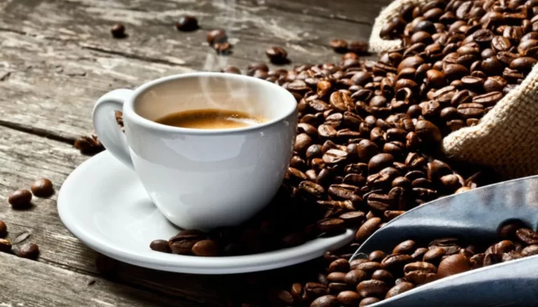 Zbuloni çfarë ndodh me shëndetin nëse konsumoni shumë kafe në ditë