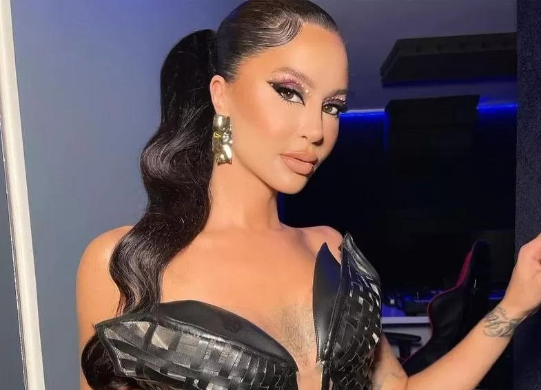 ‘Pasi solli lekët në shtëpi’/ Konfirmoi lidhjen, Dafina Zeqiri shfaqet hapur në krahët e biznesmenit 