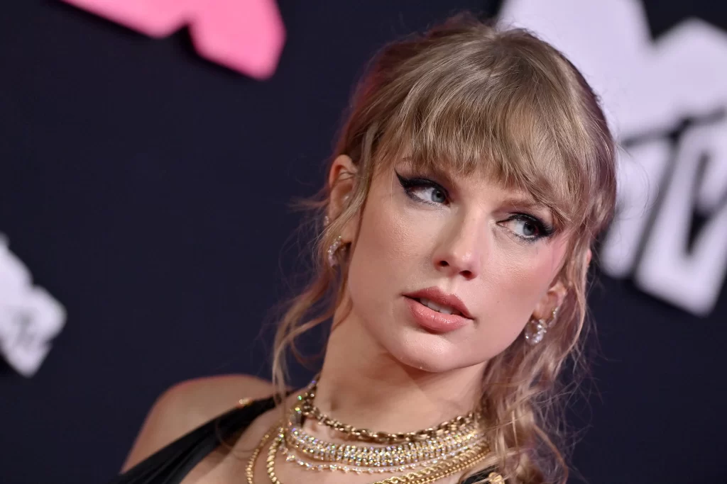 Habisin shkencëtarët/ Muzika e Taylor Swift mund të ndikojë në shëndetin tuaj mendor 