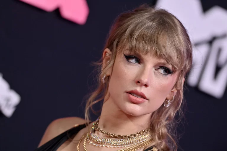 Habisin shkencëtarët/ Muzika e Taylor Swift mund të ndikojë në shëndetin tuaj mendor