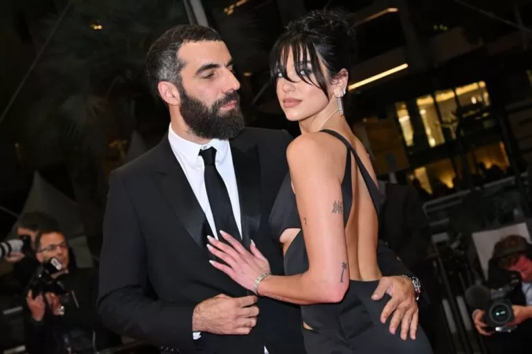 Nuk priti të kalojë koha: Pas ndarjes, Dua Lipa kapet ‘mat’ me këngëtarin